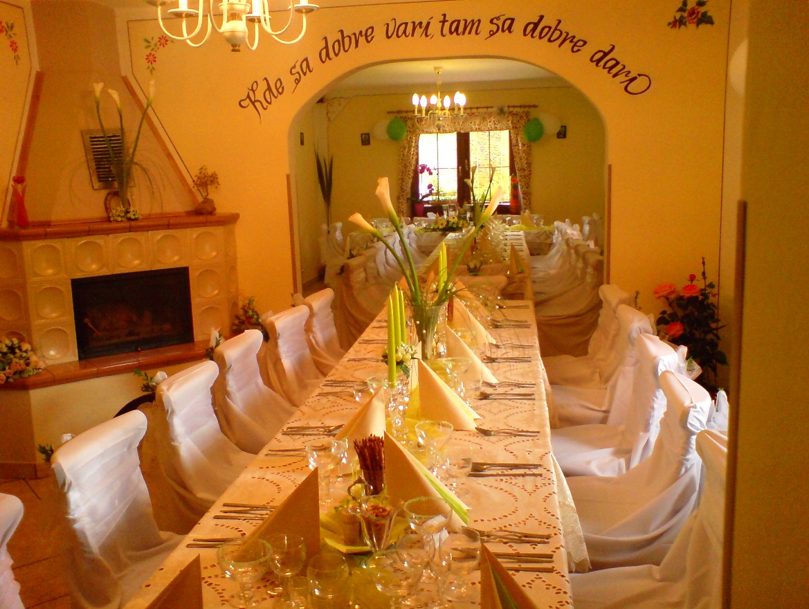 Nastreté na svadbu - jedáleň